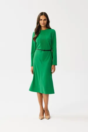 Chic Waist-Defined Midi Dress