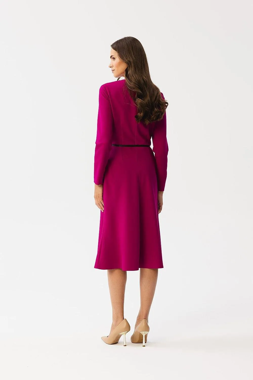 Chic Waist-Defined Midi Dress