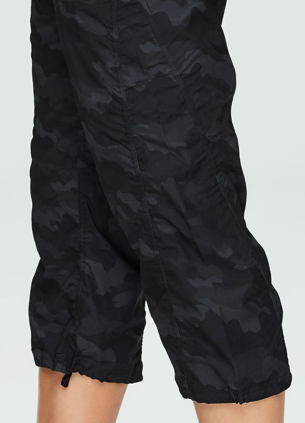 Lumen Lightweight Camo Capri Pant